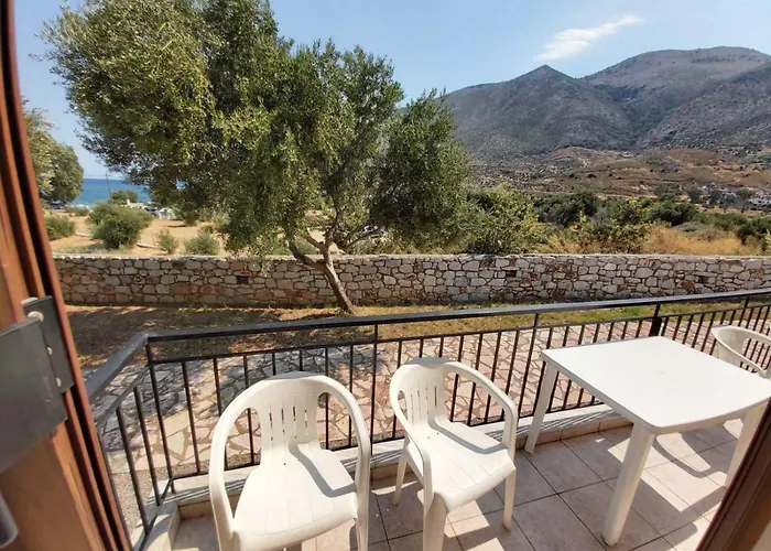 Domaine Papakonstantis Apartments To Let