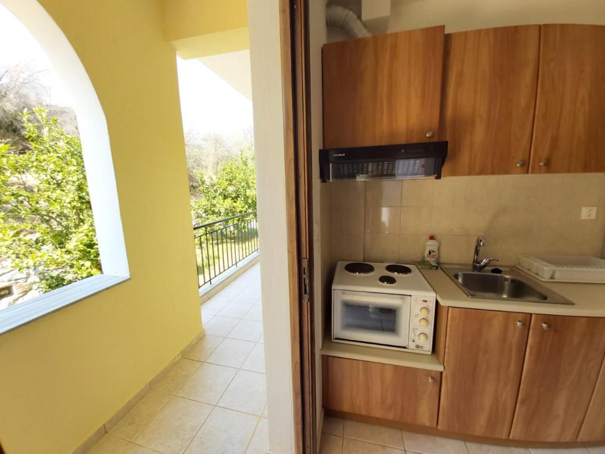 Domaine Papakonstantis To Let Apartment *