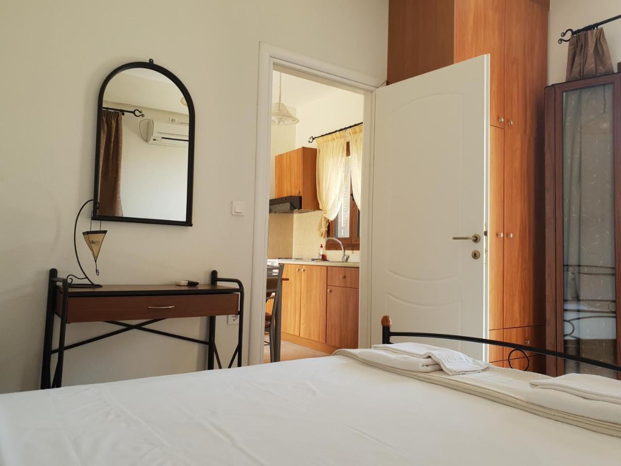 Domaine Papakonstantis To Let Apartment Skoutarion